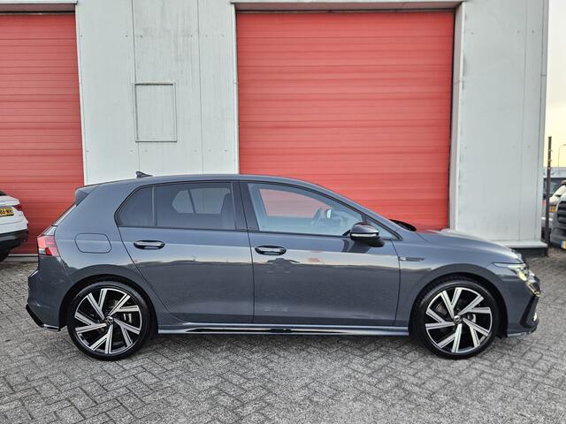 Volkswagen GOLF 1.5 eTSI R-Line Business | ACC | Stuur/Stoel verw. Rijklaar inclusief 1 jaar BOVAG garantie!