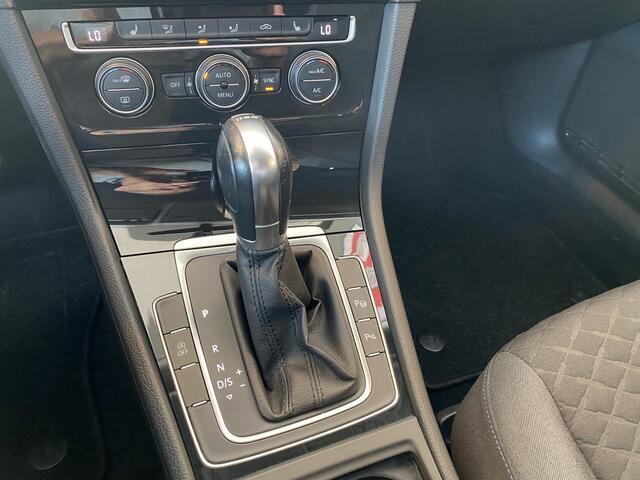 Volkswagen GOLF 1.5 TSI Highline,Automaat,Navigatie,Parkeerassistent,Climate&Cruisecontrol Adaptief,Spraakbediening,Comfortstoelen met Stoelverwarming,V&A Sensoren,16 Inch Lmv