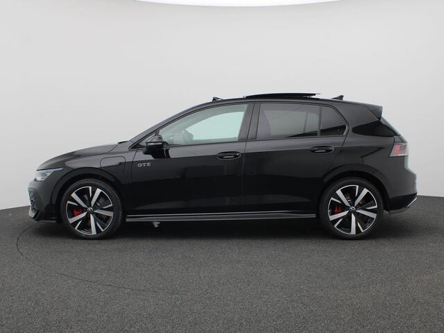 Volkswagen GOLF 1.5 eHybrid GTE 272 PK SOH 100%, Panorama Dak, Head-up Display, Dodehoek Detectie, Keyless, Matrix Led, Stoelverwarming, Trekhaak