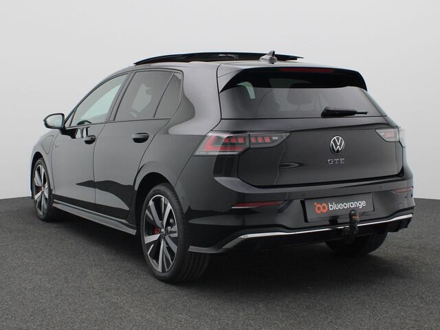 Volkswagen GOLF 1.5 eHybrid GTE 272 PK SOH 100%, Panorama Dak, Head-up Display, Dodehoek Detectie, Keyless, Matrix Led, Stoelverwarming, Trekhaak