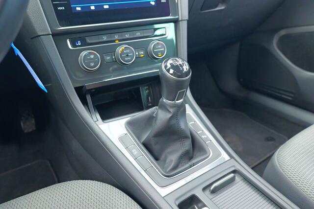 Volkswagen GOLF Variant 1.0 TSI Comfortline | Parkeersensoren | 16'' licht metaal | Cruise control