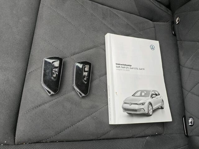 Volkswagen GOLF 1.5 eTSI Style / AUTOMAAT/ MEMORY SEAT/ CLIMA/ PARK. SENSOREN + CAMERA/ NAVI/ LED