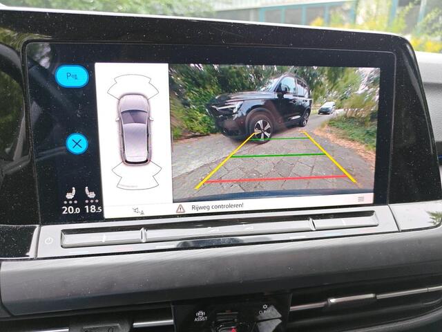 Volkswagen GOLF 1.5 eTSI Style / AUTOMAAT/ MEMORY SEAT/ CLIMA/ PARK. SENSOREN + CAMERA/ NAVI/ LED
