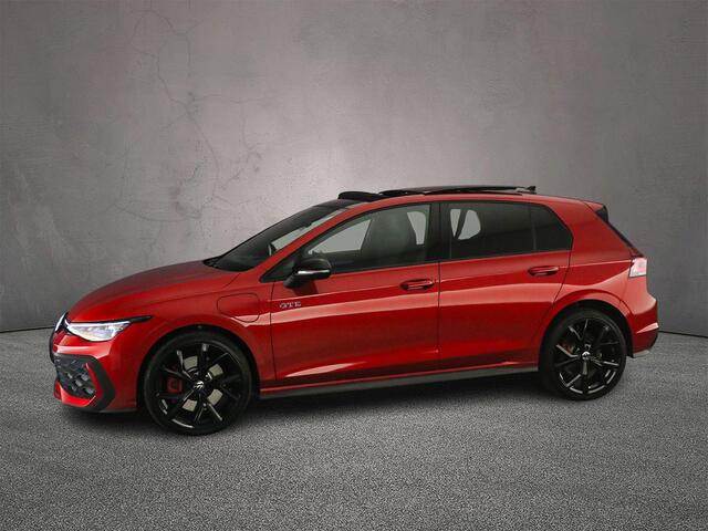 Volkswagen GOLF GTE 1.5 TSI eHybrid 272pk DSG Automaat Trekhaak, Panoramadak, Head up display, Black Style, Adaptive cruise control, Navigatie, LED matrix koplampen, 360 camera