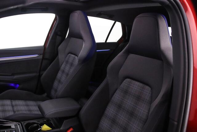 Volkswagen GOLF GTE 1.5 TSI eHybrid 272pk DSG Automaat Trekhaak, Panoramadak, Head up display, Black Style, Adaptive cruise control, Navigatie, LED matrix koplampen, 360 camera