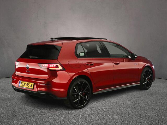 Volkswagen GOLF GTE 1.5 TSI eHybrid 272pk DSG Automaat Trekhaak, Panoramadak, Head up display, Black Style, Adaptive cruise control, Navigatie, LED matrix koplampen, 360 camera