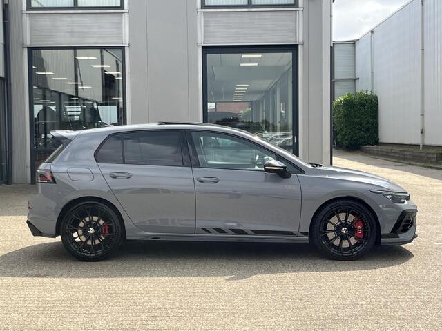 Volkswagen GOLF 2.0 TSI GTI Clubsport | Navi/Pano.Dak/Head-Up/Winter-Pakket/Akrapovic Uitlaatsysteem/Apple CarPlay-Android Auto