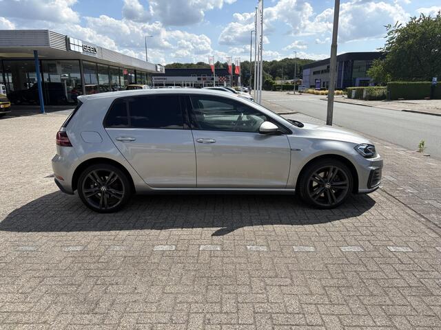 Volkswagen GOLF 1.4 TSI PHEV GTE | Stoelvervarming | Sensoren voor & achter | Adaptieve CruiseControl