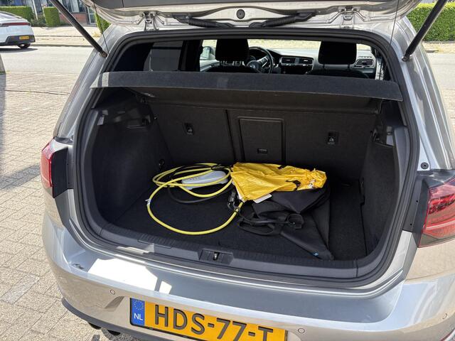 Volkswagen GOLF 1.4 TSI PHEV GTE | Stoelvervarming | Sensoren voor & achter | Adaptieve CruiseControl