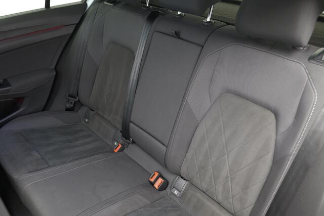 Volkswagen GOLF 1.5 eTSI Style |Panoramadak|Massage|Carplay|