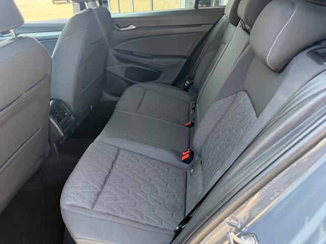 Volkswagen GOLF 1.5 ETSI LIFE BNS.150PK AUTOMAAT LMV NAVI CARPAY WINTERPACK
