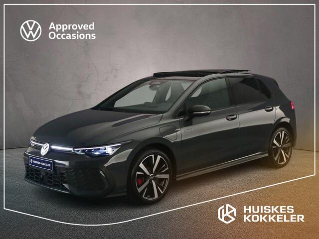 Volkswagen GOLF GTE 1.5 TSI eHybrid 272pk DSG Automaat Trekhaak, Panoramadak, 360 camera, Adaptive cruise control, Black Style, LED matrix koplampen, Achteruitrijcamera