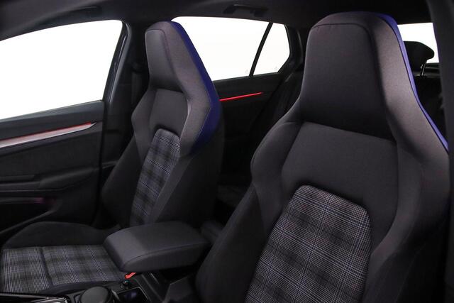 Volkswagen GOLF GTE 1.5 TSI eHybrid 272pk DSG Automaat Trekhaak, Panoramadak, 360 camera, Adaptive cruise control, Black Style, LED matrix koplampen, Achteruitrijcamera