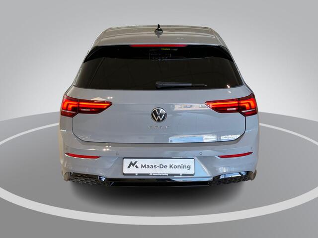 Volkswagen GOLF 1.5 eTSI 150pk DSG R-Line · Apple/Android Car Play · Trekhaak · Camera + Parkeersensoren · Stoelverwarming · Garantie t/m 24-09-2030 of 100000km.