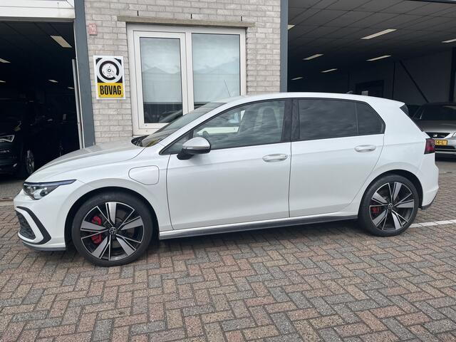 Volkswagen GOLF 1.4 eHybrid GTE / AUTOMAAT/ 245 PK/ KEYLESS/ CRUISE/ APP-CONNECT/ NAVI/ CLIMATE/ STOELVERWARMING/ PARK. SENSOREN + CAMERA/ DAB