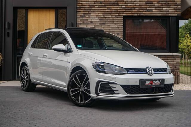 Volkswagen GOLF GTE 7.5 Facelift/Panoramadak/Trkhk/ACC/R-Cam/Parelmoer/87DKM