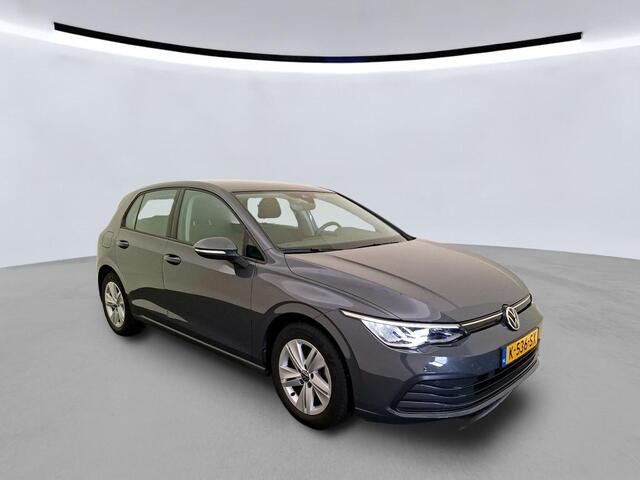 Volkswagen GOLF 1.0 eTSI Life / AUTOMAAT/ CRUISE/ STOELVERWARMING/ KEYLESS/ DIGITAL DASH/ NAVI/ 16'' LMV