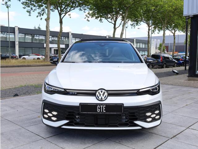 Volkswagen GOLF GTE 1.5 eHybrid 272PK | Panodak | Leer | Black Style | Garantie 2030 | Head-up | Stoel Ventilatie | Memory | 19"Inch |