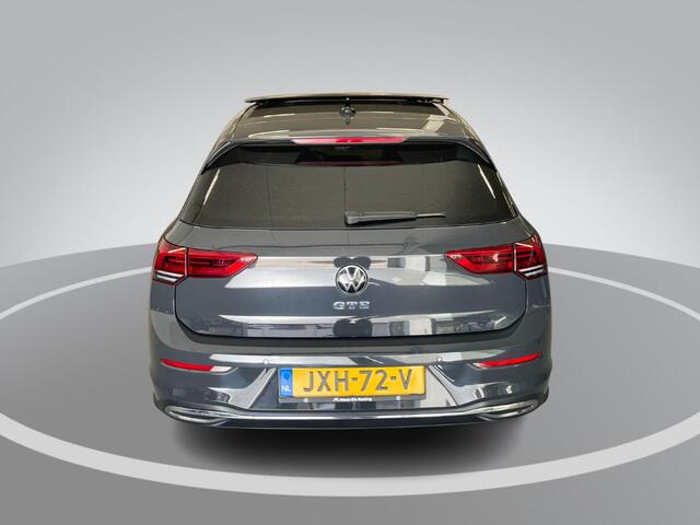 Volkswagen GOLF 1.4 245pk DSG eHybrid GTE · Panoramadak · Camera · Apple/Android Car Play · Stoelverwarming · Navigatie · P-Sensoren · Park Assist · 19'' Inch ·