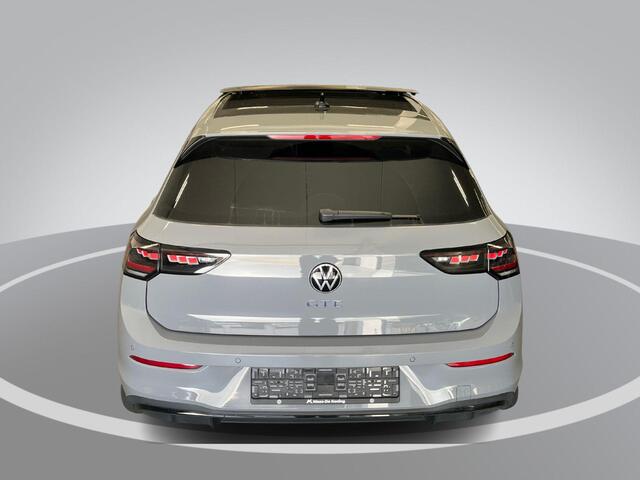Volkswagen GOLF 1.5 eHybrid 272pk DSG GTE · Panoramadak · Camera · Matrix LED · Stuur- & Stoelverwarming · Head-Up Display · Garantie t/m 09-09-2030 of 100.000km