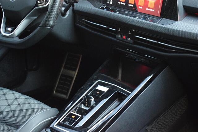 Volkswagen GOLF 1.5 eTSI R-Line DSG CARPLAY|ADAPTIVE|SFEER|1EIG