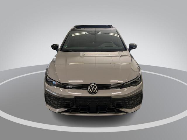 Volkswagen GOLF 1.5 272pk DSG eHybrid GTE · Panoramadak · 360 Camera · Dodehoek Detectie · Stoel-& Stuurverwarming · 17'' Inch · Garantie t/m 18-11-2030 of 100.000km