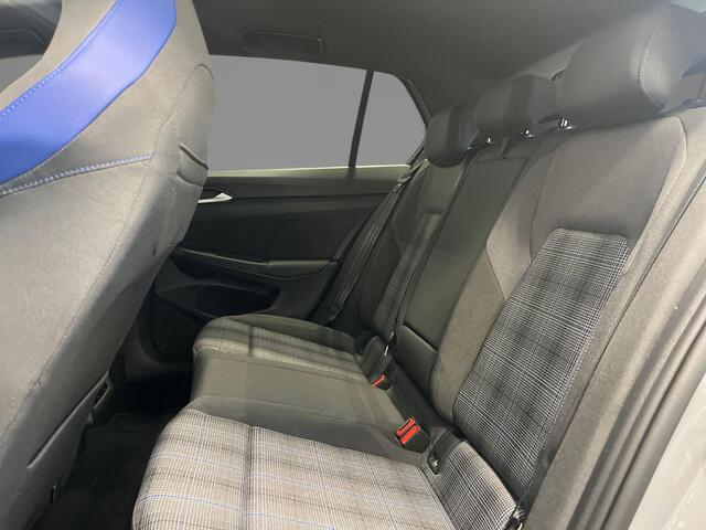 Volkswagen GOLF 1.5 272pk DSG eHybrid GTE · Panoramadak · 360 Camera · Dodehoek Detectie · Stoel-& Stuurverwarming · 17'' Inch · Garantie t/m 18-11-2030 of 100.000km