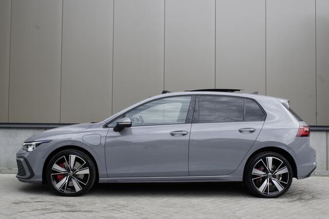 Volkswagen GOLF 1.4 eHybrid GTE | Pano | Heads-up | Keyless entry | Dodehoek detectie |