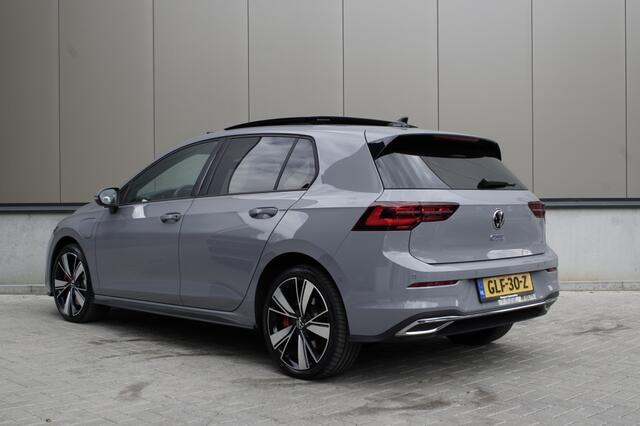 Volkswagen GOLF 1.4 eHybrid GTE | Pano | Heads-up | Keyless entry | Dodehoek detectie |