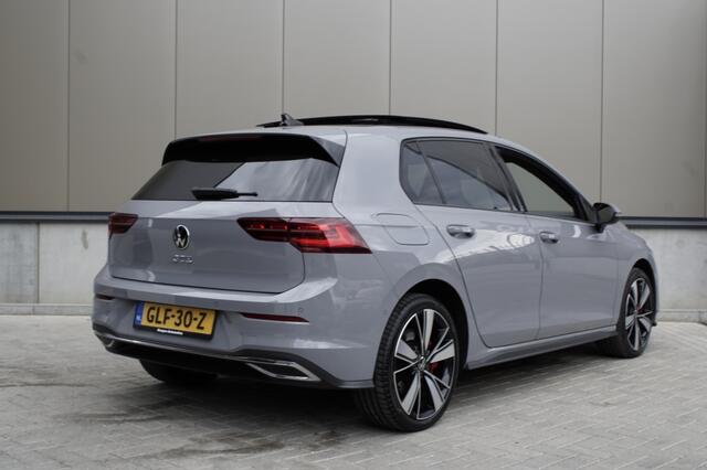 Volkswagen GOLF 1.4 eHybrid GTE | Pano | Heads-up | Keyless entry | Dodehoek detectie |