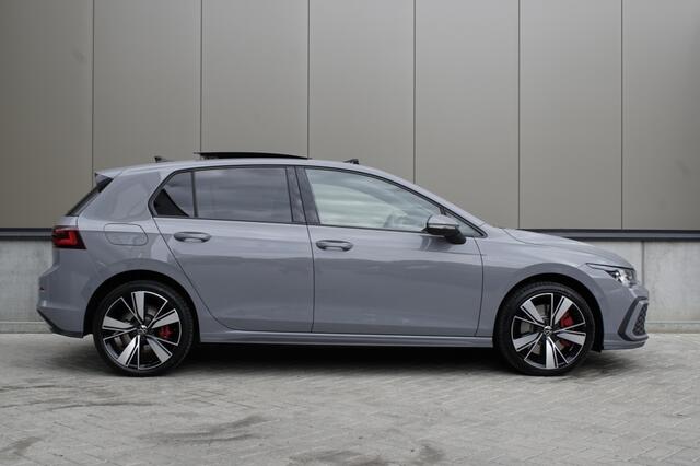 Volkswagen GOLF 1.4 eHybrid GTE | Pano | Heads-up | Keyless entry | Dodehoek detectie |