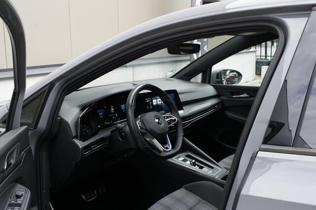 Volkswagen GOLF 1.4 eHybrid GTE | Pano | Heads-up | Keyless entry | Dodehoek detectie |