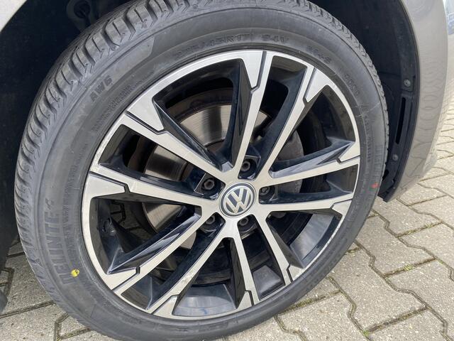 Volkswagen GOLF SPORTSVAN 1.4 TSI Connected Series trekhaak , Navigatie, Stoelverwarming