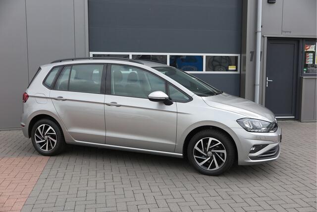 Volkswagen GOLF SPORTSVAN 1.0 TSI 81kw 110pk H6 Comfortline Cruise-control,PDC, LMV,Achteruitrijcamera ,Stoelverwarming, Navigatie . etc. .