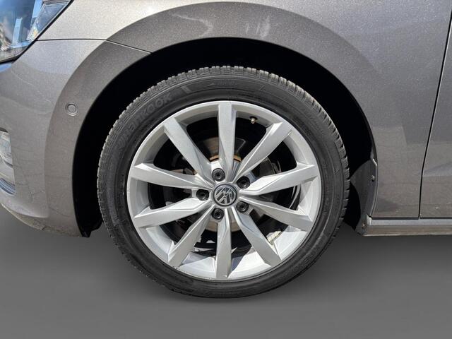 Volkswagen GOLF SPORTSVAN 1.2 TSI Highline | AUTOMAAT | TREKHAAK | CAMERA | NAVI |