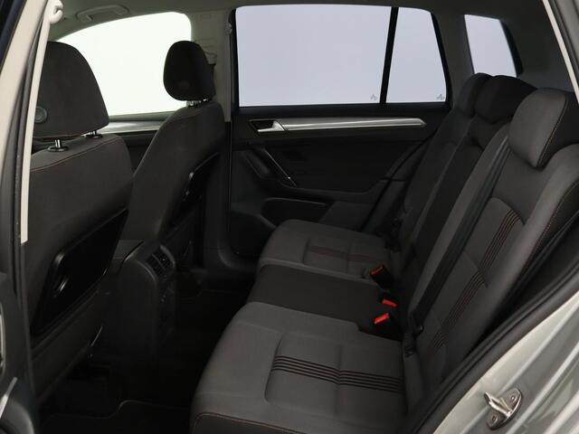 Volkswagen GOLF SPORTSVAN 1.4 TSI Allstar | Automaat | Adaptive cruise | Stoelverwarming | Park Assist | Carplay | Navigatie | Climate control | Bluetooth