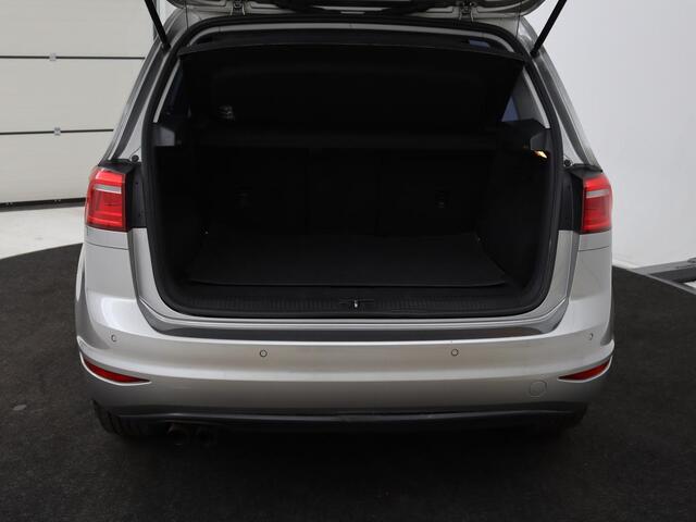 Volkswagen GOLF SPORTSVAN 1.4 TSI Allstar | Automaat | Adaptive cruise | Stoelverwarming | Park Assist | Carplay | Navigatie | Climate control | Bluetooth