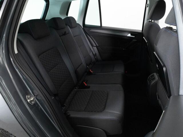 Volkswagen GOLF SPORTSVAN 1.0 TSI 110 PK United | LED | Navigatie | Trekhaak | Stoel & Stuurwielverwarming |