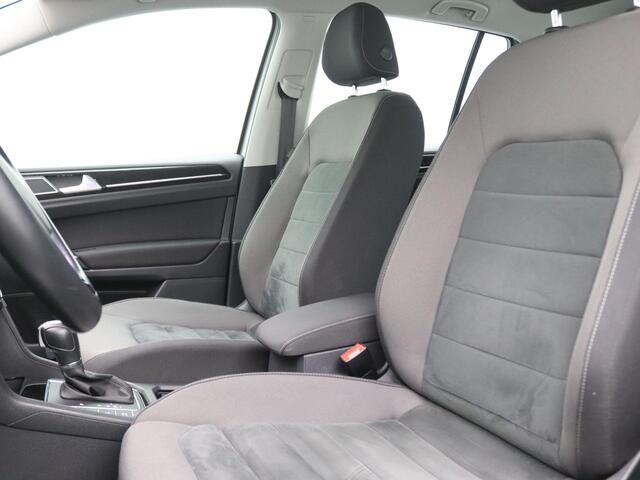 Volkswagen GOLF SPORTSVAN 1.5 TSI ACT Highline Edition 150PK DSG Navigatie, Achteruitrijcamera, Adaptieve Cruise Controle, Dynaudio, Full LED, Stoelverwarming, PDC voor en achter, 17" LM Velgen
