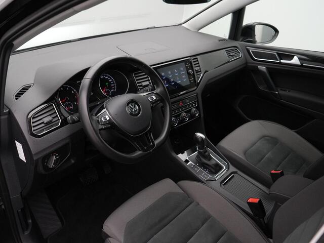 Volkswagen GOLF SPORTSVAN 1.5 TSI 150 pk ACT Highline Edition | Panoramadak | Trekhaak | Achteruitrijcamera | Navigatie | Stoelverwarming | Massage