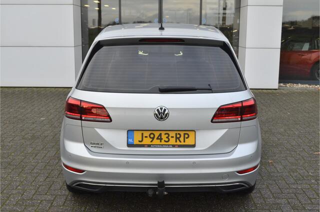 Volkswagen GOLF SPORTSVAN 1.5 TSI Stoelverwarming Led Koplampen Cruise Control Trekhaak 1400 KG Parkeersens. V+A