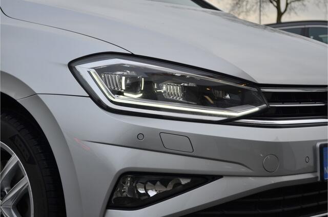 Volkswagen GOLF SPORTSVAN 1.5 TSI Stoelverwarming Led Koplampen Cruise Control Trekhaak 1400 KG Parkeersens. V+A