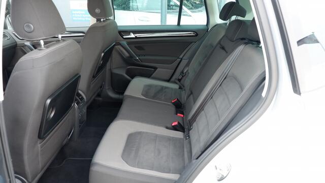 Volkswagen GOLF SPORTSVAN 1.5 TSI ACT Highl. Nieuw type Navi/ACC/17"