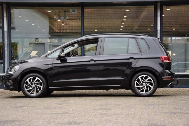 Volkswagen GOLF SPORTSVAN 1.5 TSI ACT Highline Edition DSG Automaat | BOVAG Garantie | Trekhaak | Navigatie | Stoelverwarming | Adaptive Cruise Control | Climate Control | PDC Voor&Achter | All Season Banden |