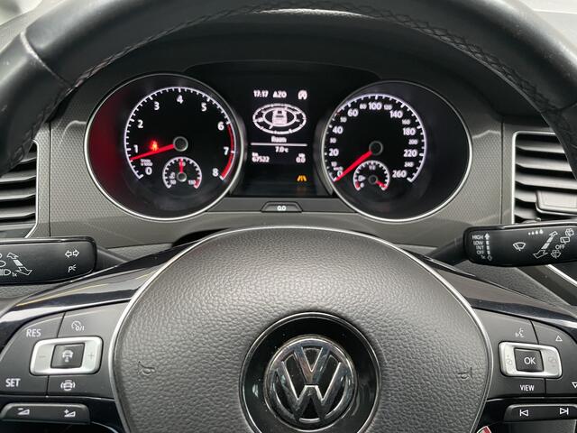 Volkswagen GOLF SPORTSVAN 1.5 TSI ACT Comfortline Airco - Cruise control - Navigatiesysteem - Parkeersensoren voor en achter - Trekhaak - Voorstoelen verwarmd - Licht metalen velgen 16 inch - Radio - Start/stop systeem - Stuur leder - Stuur