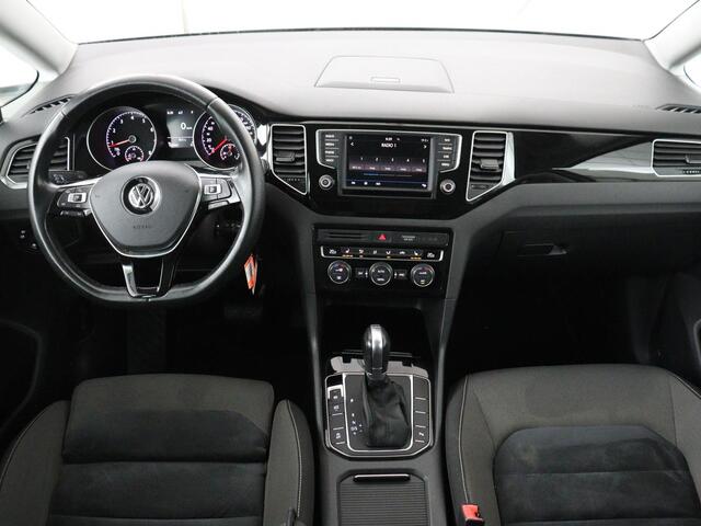 Volkswagen GOLF SPORTSVAN 1.4 TSI Highline | Panoramadak | Stoelverwarming | Trekhaak | Camera | Adaptive cruise | Climate control | Massage | Bluetooth