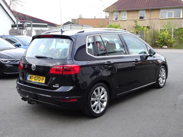 Volkswagen GOLF SPORTSVAN 1.4 TSI Connected Series Automatische airco, navigatie, trekhaak, cruise controle, parkeersensoren, trekhaak, enz.