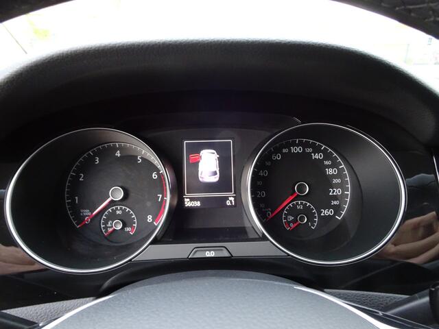 Volkswagen GOLF SPORTSVAN 1.4 TSI Connected Series Automatische airco, navigatie, trekhaak, cruise controle, parkeersensoren, trekhaak, enz.