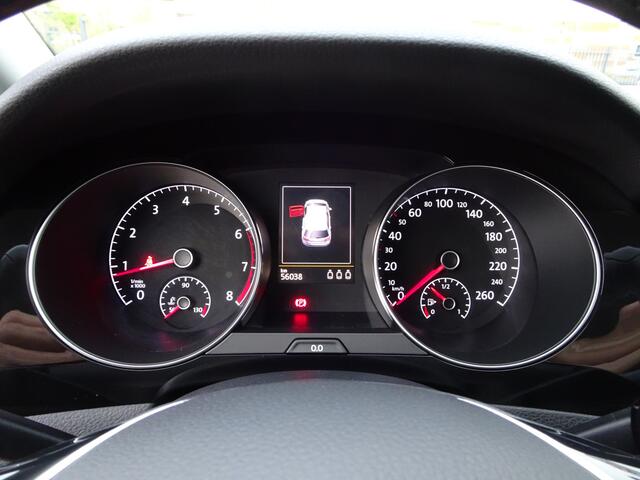 Volkswagen GOLF SPORTSVAN 1.4 TSI Connected Series Automatische airco, navigatie, trekhaak, cruise controle, parkeersensoren, trekhaak, enz.