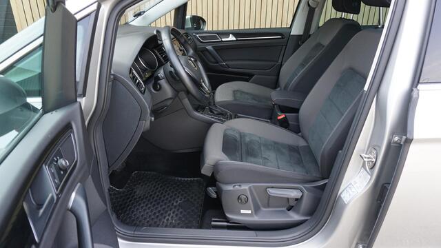 Volkswagen GOLF SPORTSVAN 1.5 TSI 150pk DSG Highline LED Navi A-Camera Stoelverwarming Adaptive Cruise 44623km!